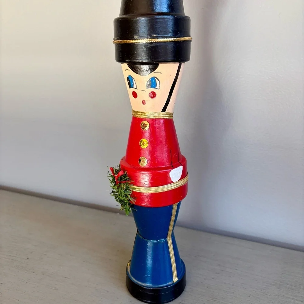 VTG Handcrafted Nutcracker Christmas Painted Ceramic Pots Wreath Holiday 13.5